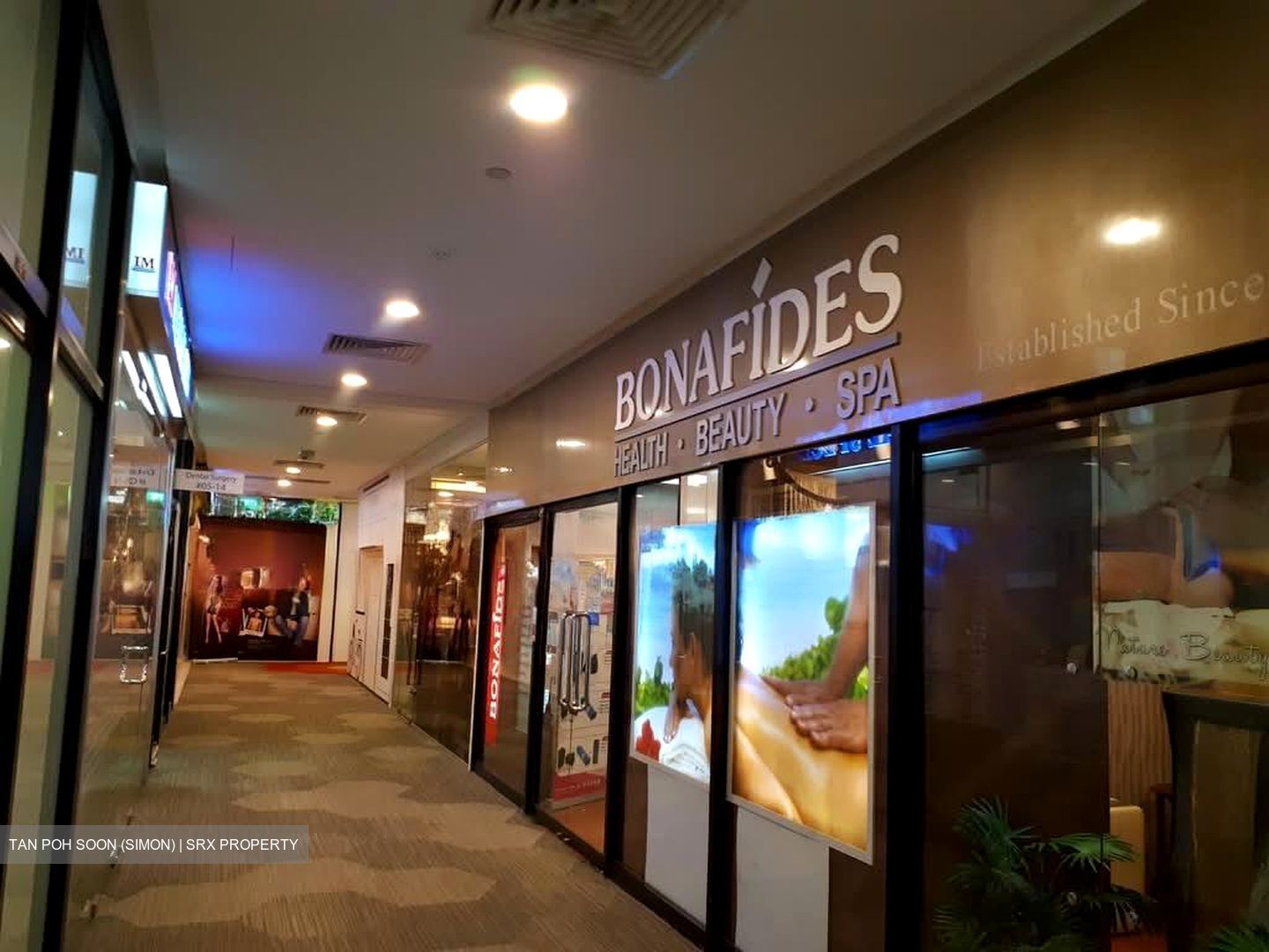 Parkway Parade (D15), Retail #556773881